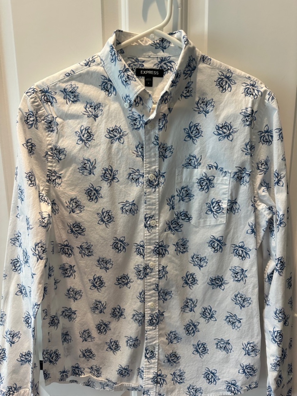 Excellent condition. Mens Express S dress shirt. Blue floral pattern